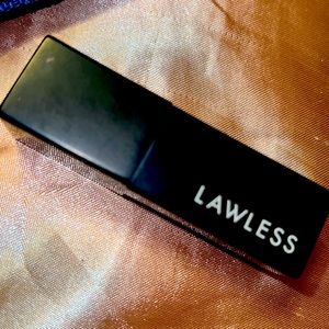 New lipstick lawless❤️❤️❤️SALE🔴SALE